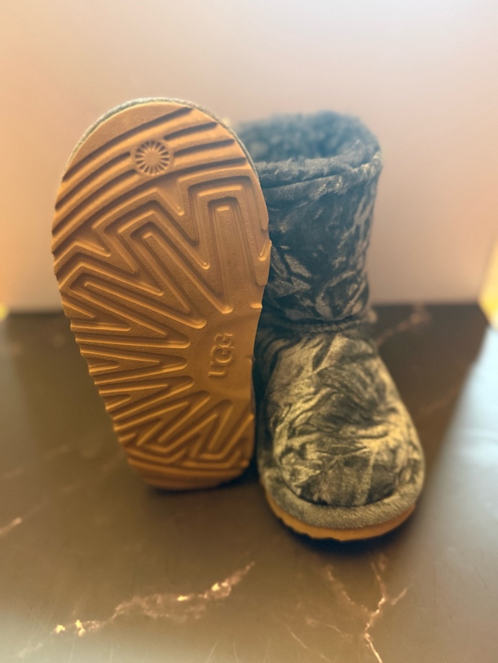 UGG Bailey’s Kids' Gray Velvet Winter Boots